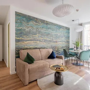  Apartamento Le Belleville França